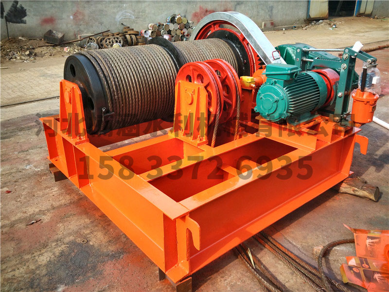 卷揚式啟閉機(jī)